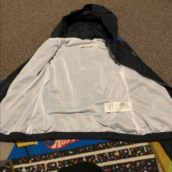 SOLD****** A&F windbreaker - Picture 3 of 4